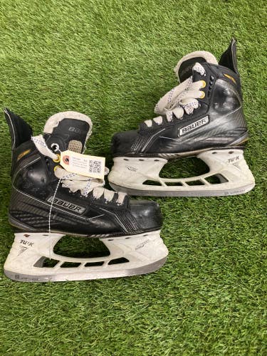 Used Junior Bauer Supreme 160 Hockey Skates Regular Width Size 3