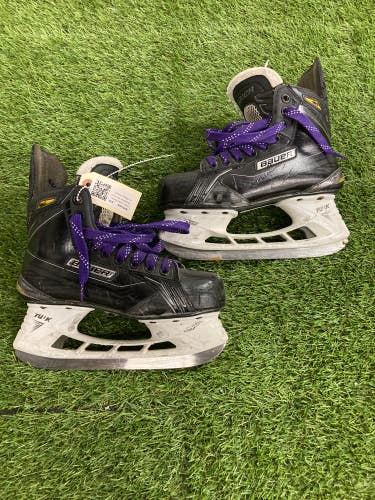 Used Junior Bauer Supreme 180 Hockey Skates Regular Width Size 4.5