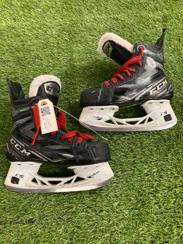 Used Junior CCM RibCor 88K Hockey Skates Size 2.5