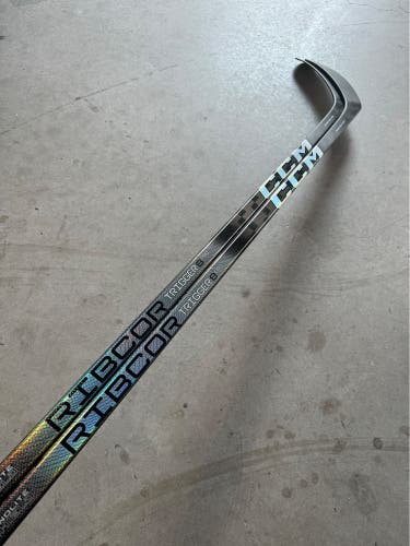NCAA New Senior CCM Right Handed 75 Flex P29 Pro Stock RibCor Trigger 8 Pro Hockey Stick