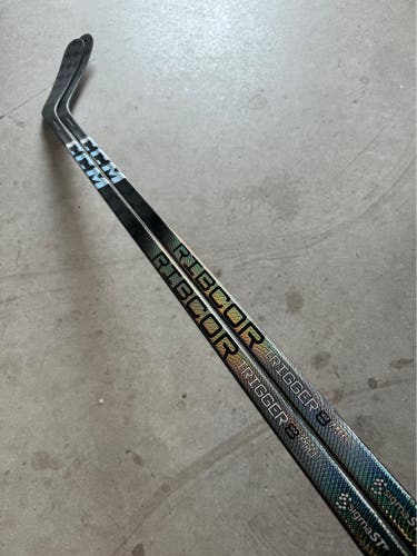 NCAA New Senior CCM Right Handed 75 Flex P29 Pro Stock RibCor Trigger 8 Pro Hockey Stick