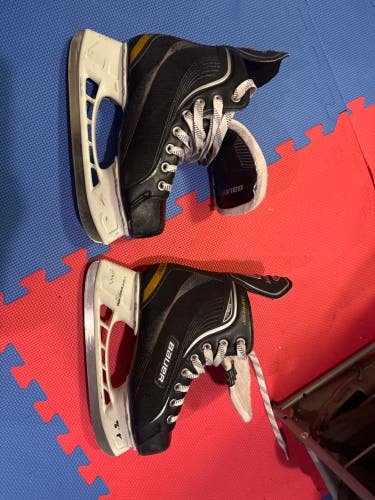 Bauer One20 Supreme Skates