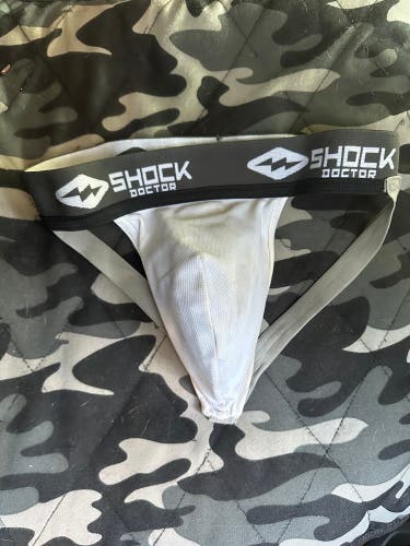 Used Shock doctor jock Men’s Medium