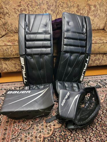 Used 33" True/Bauer Catalyst 9X3 and Hyperlite2 Regular Goalie Full Set