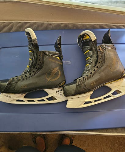 Lightning Pro stock Supreme 2s pro skates