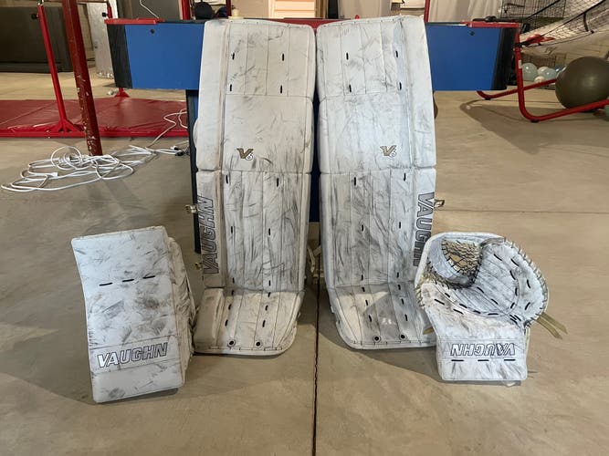 Pro return Vaughn goalie pads and gloves set