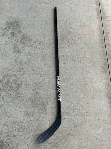 New Senior Bauer Right Handed P28 Pro Stock Pastrnak Vapor Hyperlite RARE PROTOTYPE Hockey Stick