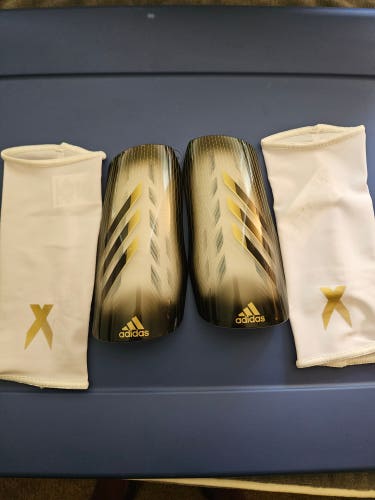 New Large Unisex Adidas Shin Guards