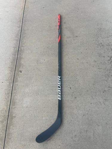 New Senior Bauer Right Handed 87 Flex P28 Pro Stock Vapor X Team Hockey Stick