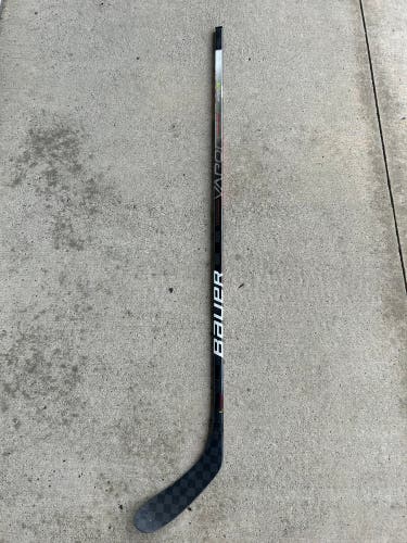 New Senior Bauer Right Handed P28 87 Flex Pro Stock Vapor Hyperlite Hockey Stick