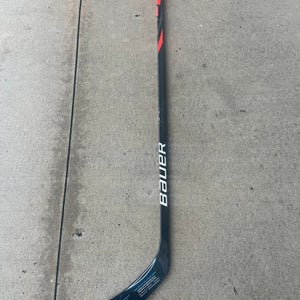New Senior Bauer Right Handed 95 Flex P92M Pro Stock Vapor x Team Hockey Stick