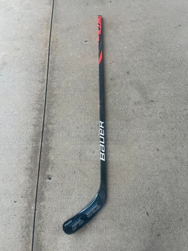 New Senior Bauer Right Handed 95 Flex P92M Pro Stock Vapor x Team Hockey Stick