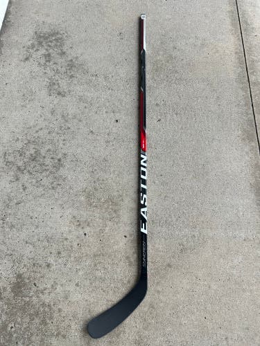 New Senior Easton Right Handed 100 Flex  P92 Pro Stock Synergy GX Hockey Stick