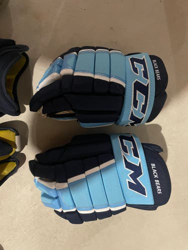 Ccm hockey gloves 14 Maine