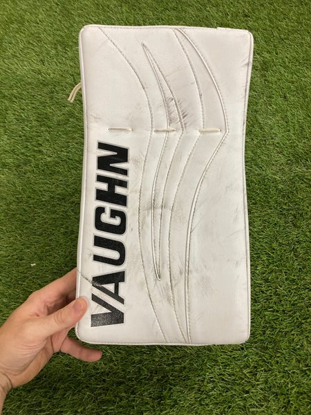 White Used Senior Vaughn V7 pro xf Goalie Gloves & Blockers Regular