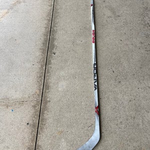 New Senior Bauer Right Handed Flex 102 P28 Pro Stock Vapor 1X Hockey Stick
