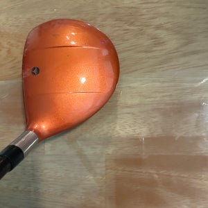 Taylor Made Ti Bubble FireSole Bubble Driver