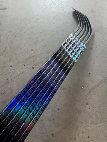 New Senior CCM Right Handed P28 85 Flex Pro Stock RibCor Trigger 8 Pro Hockey Stick