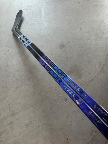 2 PACK New Senior CCM Right Handed P28 85 Flex Pro Stock RibCor Trigger 8 Pro Hockey Stick