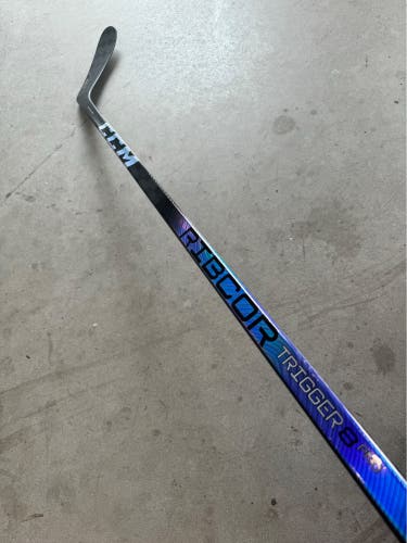 New Senior CCM Right Handed P28 85 Flex Pro Stock RibCor Trigger 8 Pro Hockey Stick