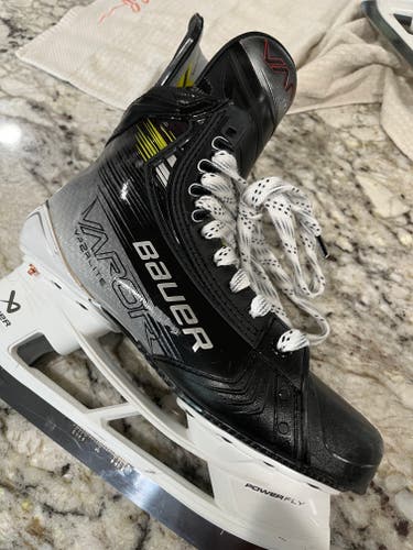 Used Senior Bauer Vapor Hyperlite 2 Hockey Skates 7.5