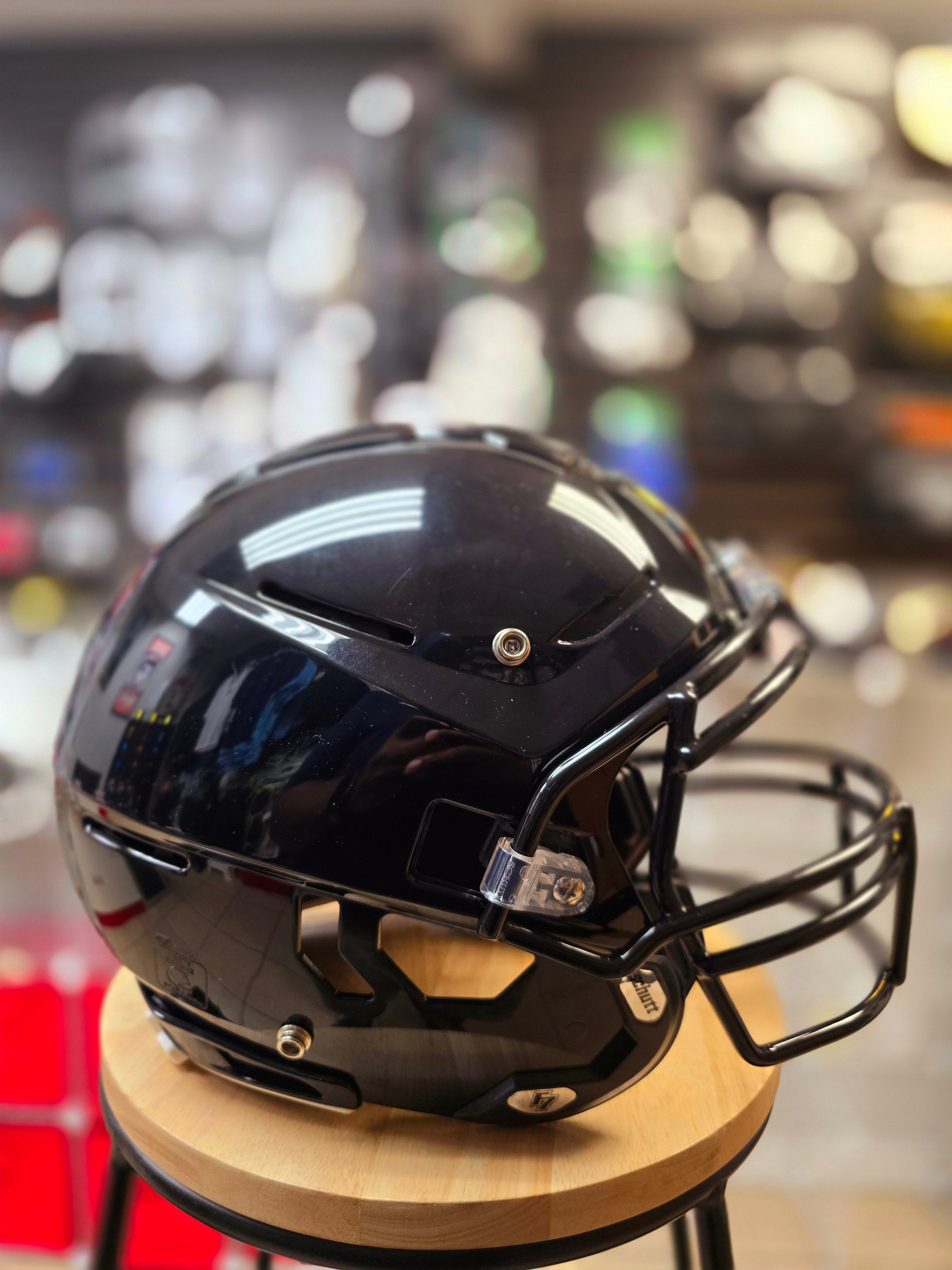 schutt F7 VTD COLLEGIATEマットブラック Schutt F7 VTD Full Size Foam Adult Football Helmet