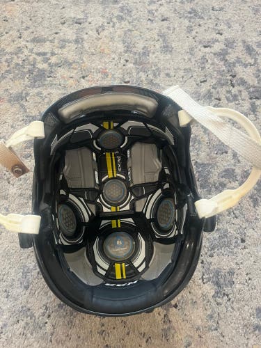 CCM Tacks 910 Hockey Helmet