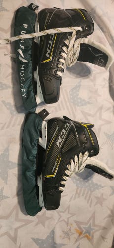 *Like New* Used Senior CCM Super Tacks 9370 Hockey Skates Regular Width 10