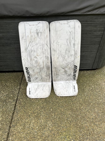 Bauer M5 Pro leg pads