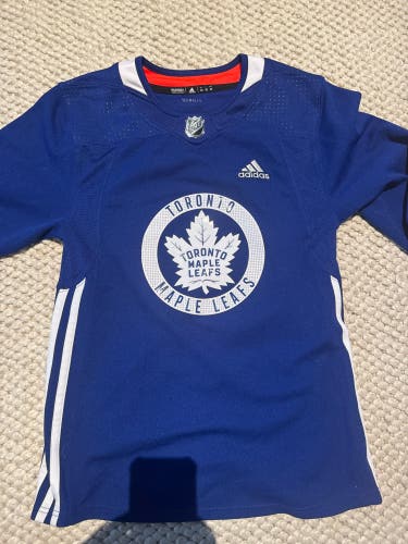 Adidas Jersey Matthews Size 42