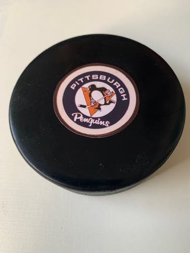 Pittsburgh Penguins logo puck - blank back