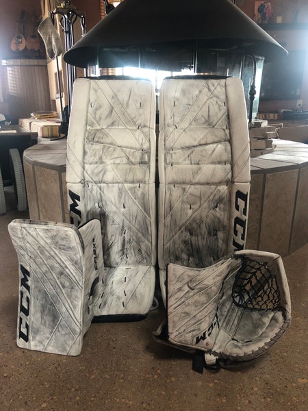 Used CCM Regular Eflex 5 Goalie Full Set