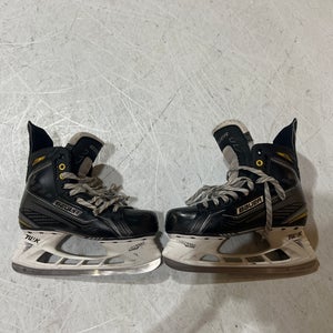 Used Senior Bauer Regular Width   9.5 Supreme 160 Hockey Skates
