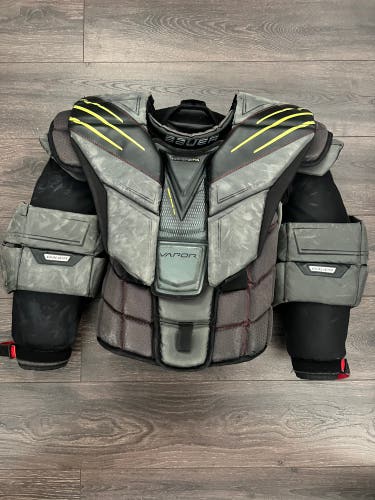 Bauer Hyperlite Chest Protector