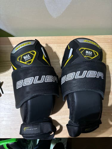 Bauer Supreme Goalie Knee Guards