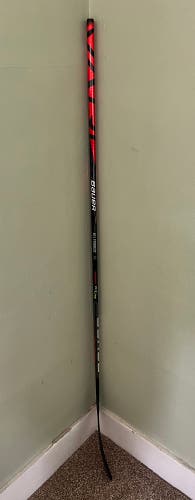 New Intermediate Right Handed P92M Pro Stock Vapor FlyLite Hockey Stick