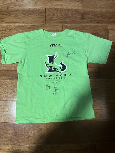 Vintage Long Island Lizards Signed T-shirt