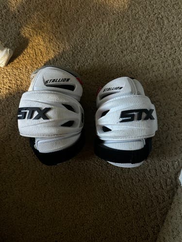 Stx stallion 900 Elbow Pads