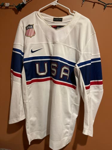 White New Medium Nike Jersey