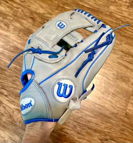 Right Hand Throw Wilson A500 Baseball Glove 12.5"