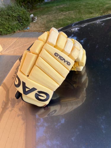 **Rare**  Original Eagle X70 Gloves 14"