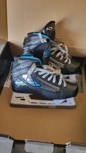 Used Junior True Catalyst 5X4 Hockey Goalie Skates Regular Width Size 2