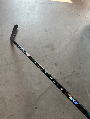 Used Senior True Right Handed P92 Pro Stock catalyst 9x3 Hockey Stick