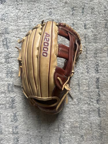 Used 2021 Outfield 12.75" A2000 Baseball Glove