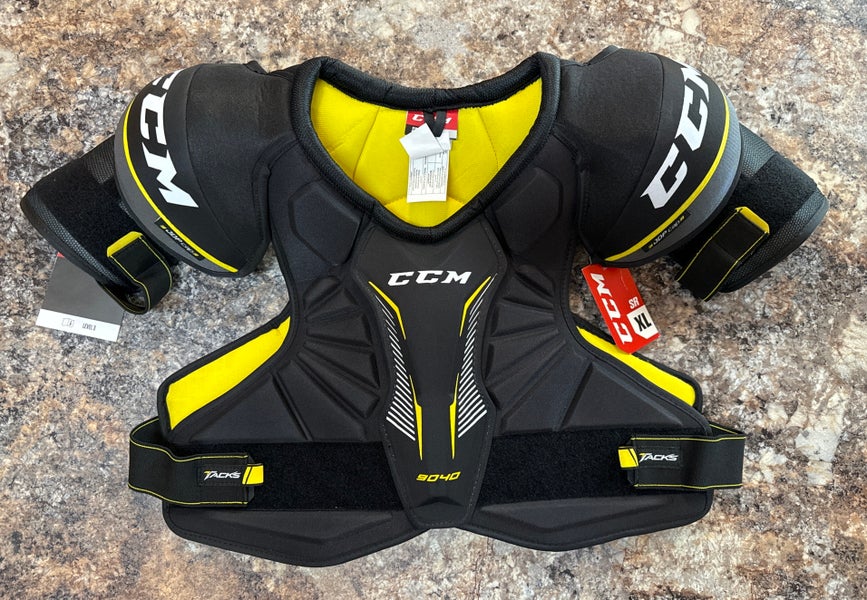 New CCM Senior XL Tacks 9040 Shoulder Pads