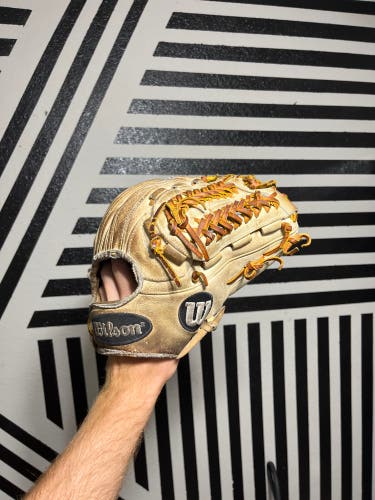 Wilson a2k D33 11.75 baseball glove