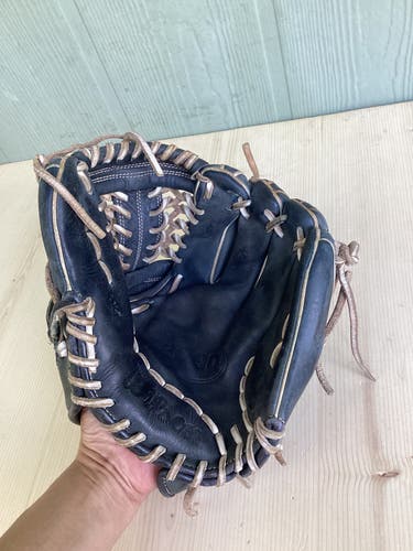 Gray Used Kid Pitch (9YO-13YO) Wilson A2000 Right Hand Throw Infield Baseball Glove 11.25"