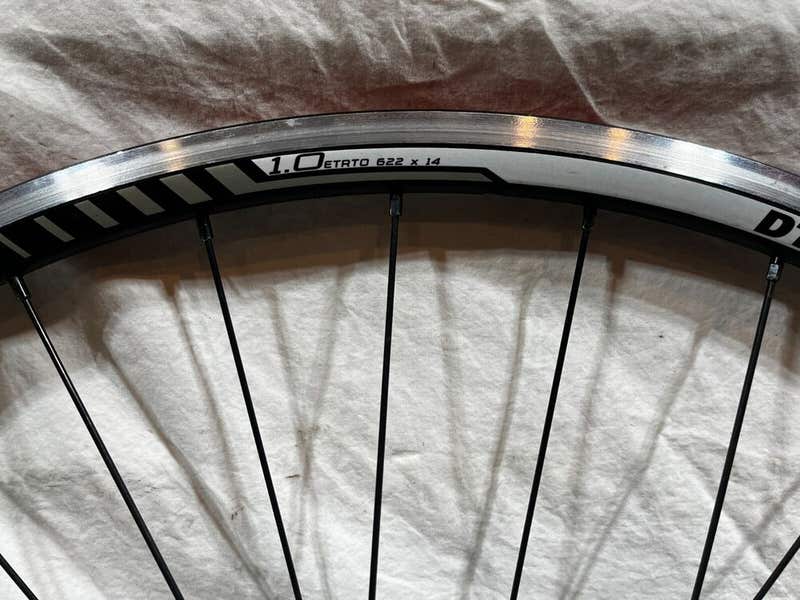 DT Swiss 1.0 32-Spoke Black Aluminum 622x14/700C Road Bike Rear
