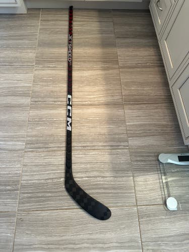 New Intermediate CCM Right Handed P28  JetSpeed FT5 Pro Hockey Stick