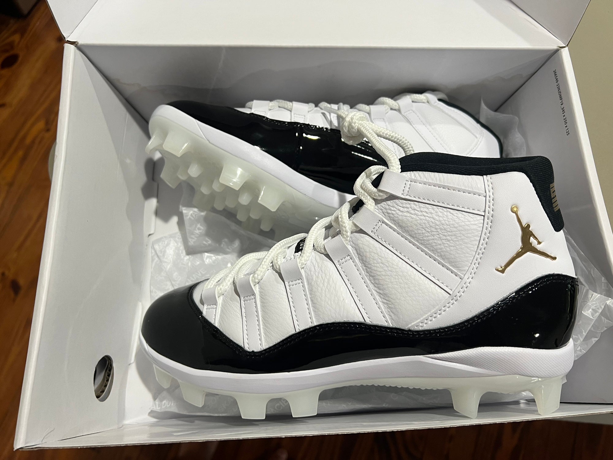 jordan retro 11 baseball cleats
